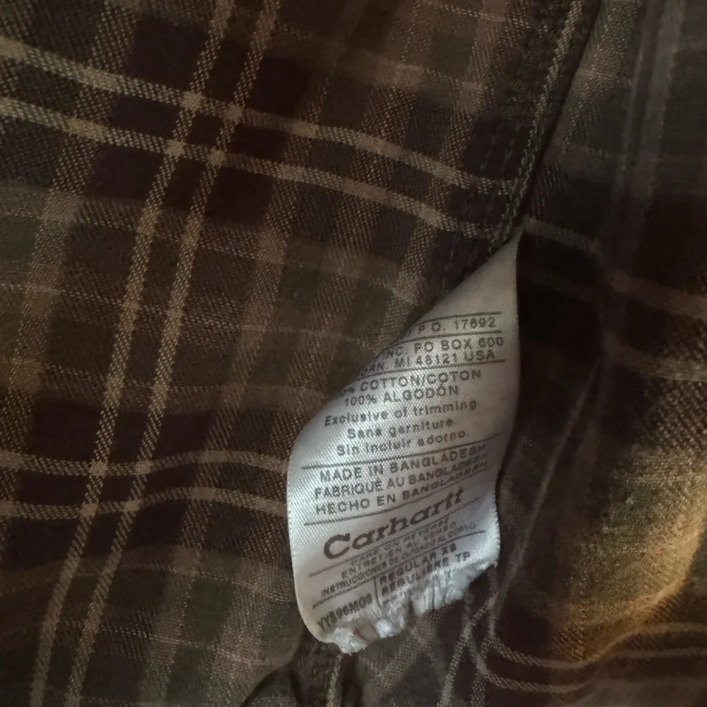 Carhartt Olive Jacket with Plaid Interior - Picture 4 of 5